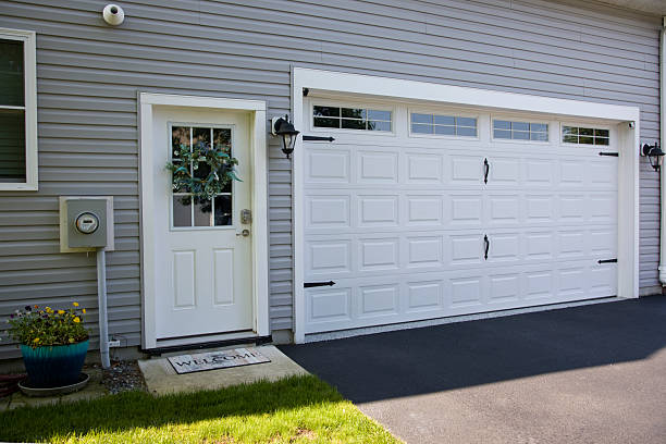 24/7 Emergency Garage Door Panel Replacement experts in Eclectic, AL